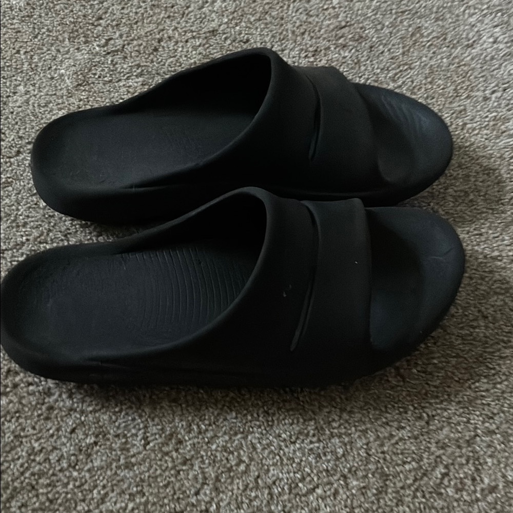 OOFOS Black Slide Sandals with Contoured Footbed